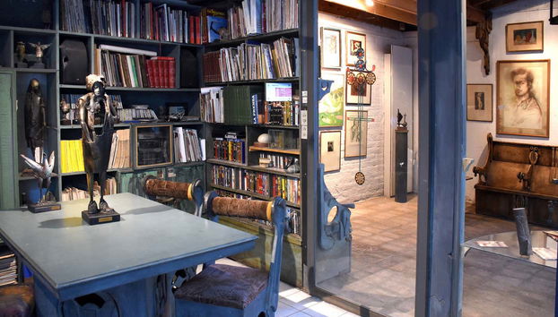 Biblioteca del escultor Roberto Rosas