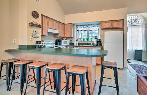 Hike, Bike and Swim Mountain Escape with Deck - Foto 12