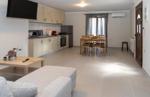 Το Σπίτι της Γιαγιάς 2 (Grandma's House 2) - Foto 21