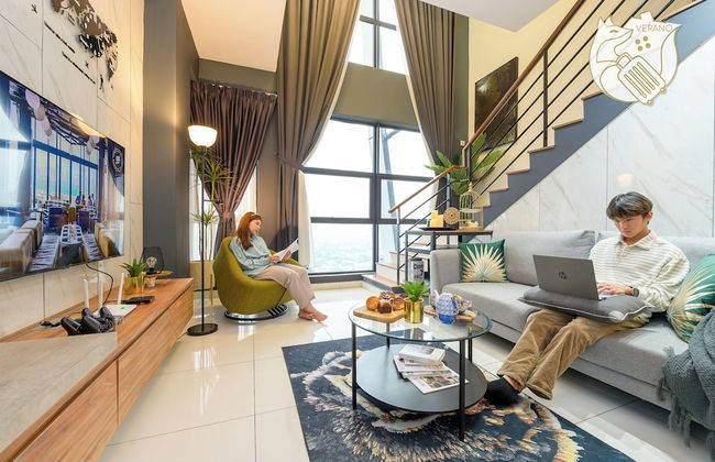 2BR 6PAX Jacuzzi View at Arte MontKiara - Foto 1