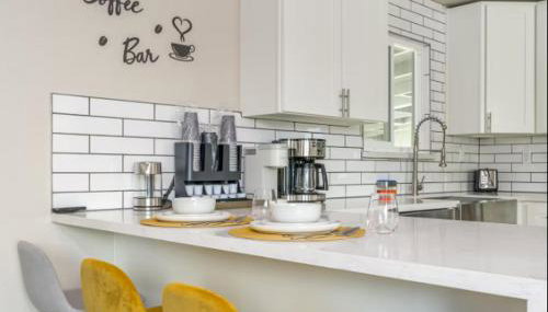 Pet-Friendly Home - Big Yard for Family Stays - Foto 2