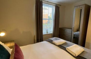 Large Apartments next to East Midlands Airport with Free Gated Parking! - Photo 52