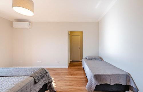 Refúgio com piscina, lareira e conforto, 1h de SP - Photo 4