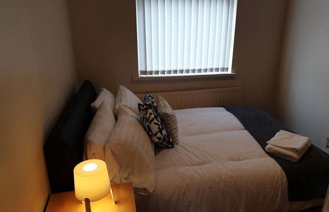 South Shield's Emerald 2 Bed Apartment - Photo 2