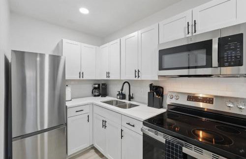 Modern 2BR Unit Hot Tub Outdoor Lounge - Foto 8