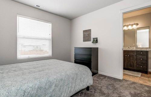 New 3 Bedroom Townhome with Mountain Views - Foto 25