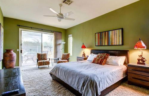 Luxe Couples Retreat with Pool and Outdoor Kitchen! - Foto 42