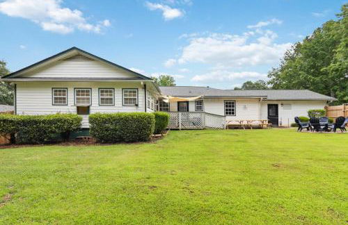 5BR with Game Room & Huge Backyard - Foto 32