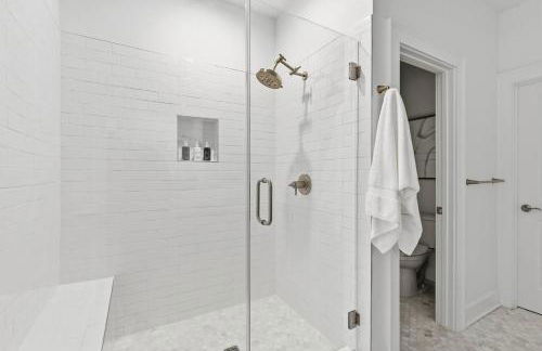 Downtown Riverfront Luxury, Steps to River Street - Foto 14