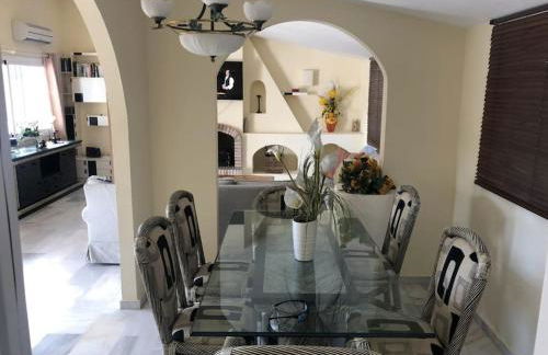 High Quality, Spacious, 4 Bedroom private Villa - Photo 20