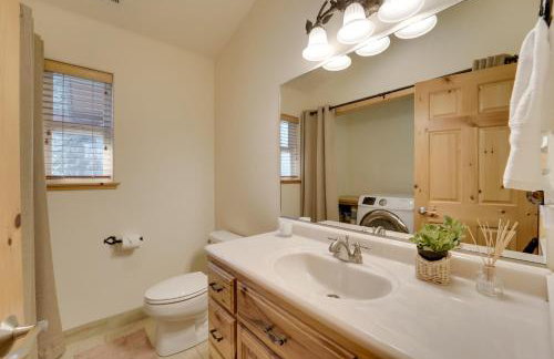 Near Donner Lake and Skiing Soda Springs Cabin! - Foto 22