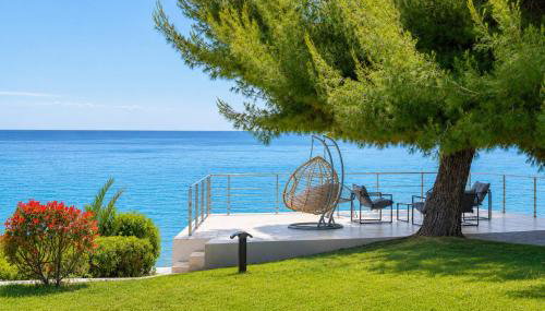 Iconic PRIVE beachfront villa Mola Kaliva - Photo 3