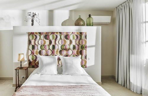 Mas du Chateau de la piscine - Photo 1