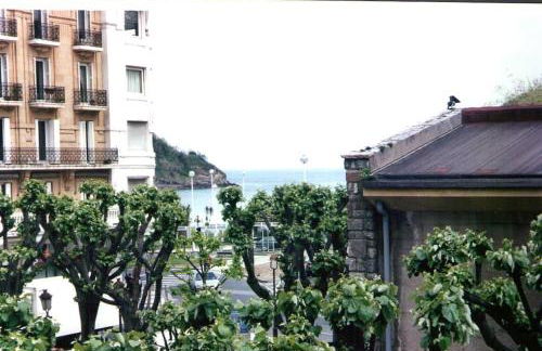 Apartamento en Playa de Ondarreta - Photo 3