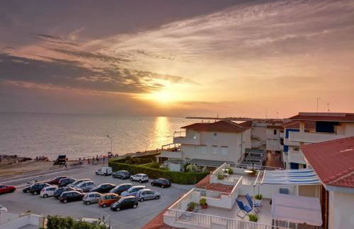 IL SALUTO DEL SOLE - Foto 19