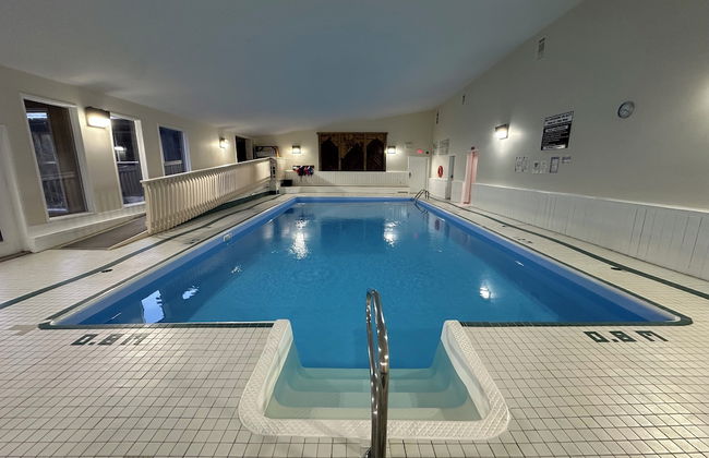 Banff Gate Mountain Resort - Photo 19