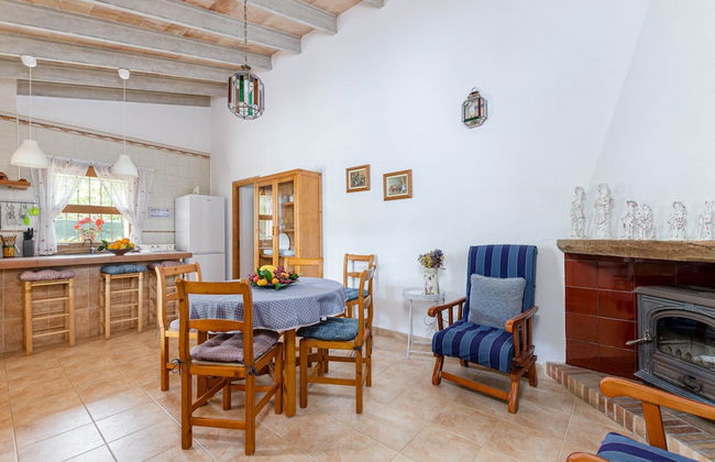 Peaceful Villa in Serene Retreat - Photo 33