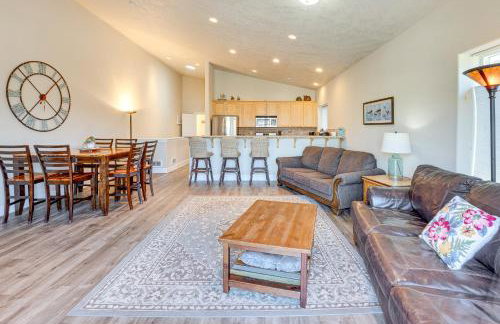 Steps to Shore Home with Hot Tub in Gold Beach - Foto 9