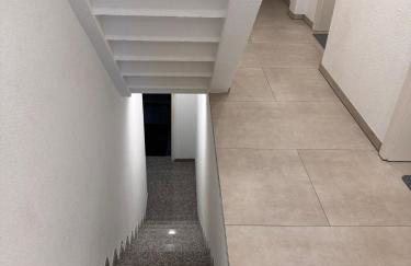 Traumhaft modernes Zimmer mit Doppelbett,,,,Gemeinschaftsbad und WC in 78554 Aldingen - Foto 22