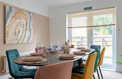 Stylish 5Bedroom Getaway in Quiet Mildenhall Area - Photo 50