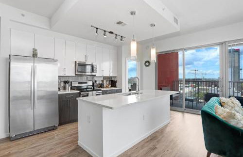 Stunning 2-Bed Condo with Panoramic DT Tampa Views - Foto 9