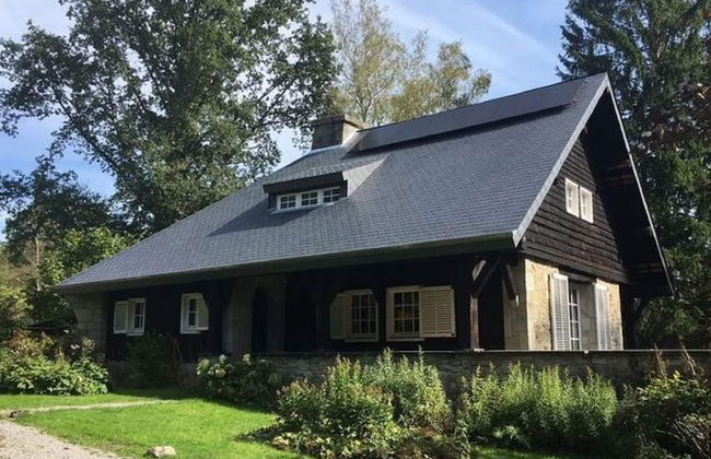 Large Hunting Lodge With Enormous Beautiful Garden - Photo 1