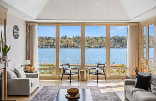 Stunning Waterfront Mansion with Pool and Hottub - Foto 19