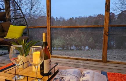 Stunning Lake views with King beds for HPU, Furniture Market, Greensboro, Winston - Photo 11