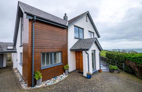 Spacious Coastal Retreat with Sea Views - Foto 73