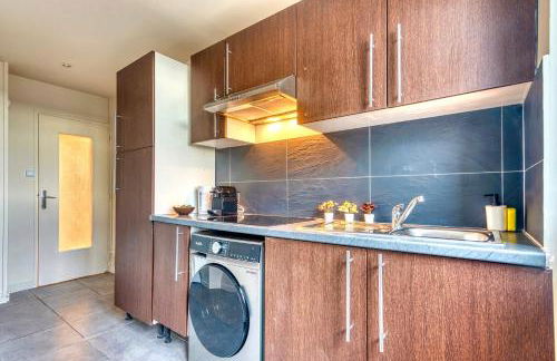 Le Panoramique - Grand T2 métro B Oullins - Foto 8