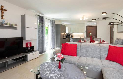 House Zrile with garden and jacuzzi - Foto 9