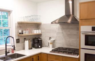 Lincolnville 2BR - Beach Vibes & Backyard BBQ - Foto 16