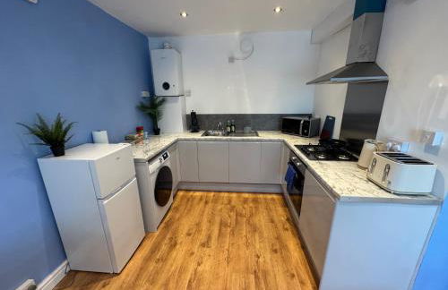 Stretford Apartment - Sleeps 6 - WiFi - Parking - Near Stadium - Foto 14