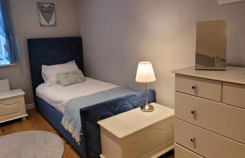 Three Bedroom Apartment by Beautiful Park - Photo 45