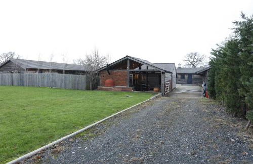 Rushmoor Retreat, Cosy with Outdoor Pizza Oven - Photo 53