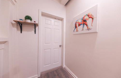 8 Beds Home with 4 Car Parking Space - Near DTLB - Foto 33