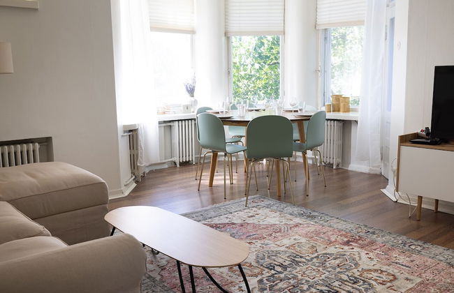 2ndhomes Charming 2BR Home w Balcony - Foto 1