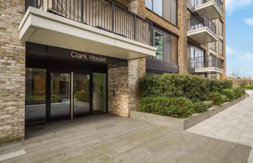 Stylish 2-Bed Flat with Balcony in Fulham SW6 - Foto 31