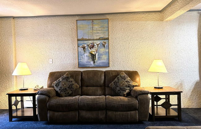 Divya Sutra Plaza and Conference Centre, Vernon, BC - Foto 34