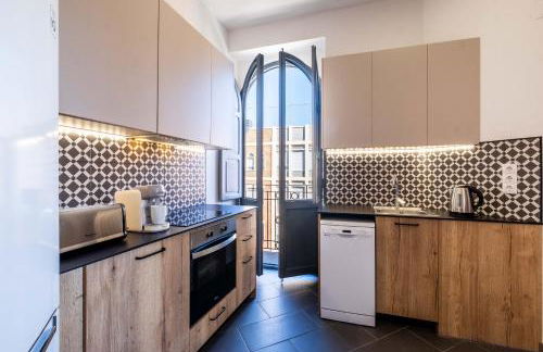 BrightHouse with Warm and Friendly Vibes - Photo 12