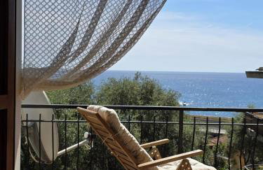 Sea View Apartment with Terrace & Free Parking - Photo 21