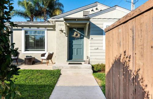 Charming Mid-Century Craftsman, Hot Tub with Serene Yard - Foto 6
