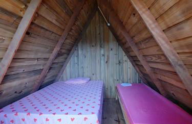 Cabana com Ar condicionado e area de cozinha e banheiro compartilhado a 10 minutos do Parque Beto Carrero - Foto 1