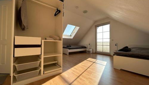 Parkplätze, Einzelbetten, 2 Balkone, fast Wi-Fi 100 Mbit, Homeoffice, Aufzug, lichtdurchflutet, Panoramablick - Foto 3, wardrobe