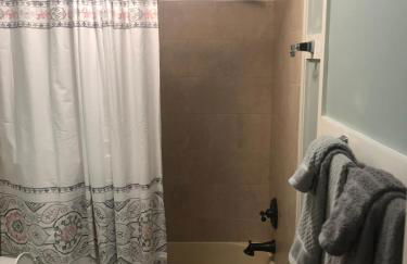 Beaufort SC New Renovation, Close to Parris Island, Historic Downtown, Beautiful Beaches, Sleeps 7 - Photo 13