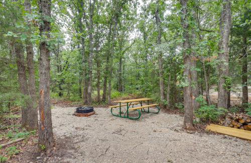 Cabin 10~ Cozy Toronto Lake Cabin ~ Walk To The Water 1 Bedroom Cabin by RedAwning - Foto 23