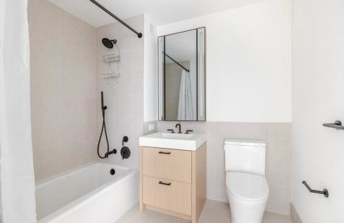 Blueground Greenpoint pool nr Transmitter Park NYC-2229 - Photo 9