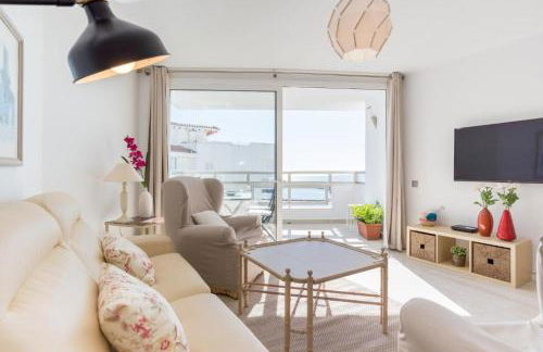 SEA VIEW & BEACH ACCESS - Center - Parking - Photo 4