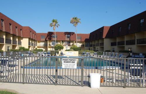 117 Cocoa Beach Club Direct Oceanfront Next to Pier, Dog Friendly! - Foto 6