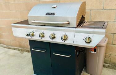 Stunning Oasis with Pool by Disneyland and Knotts - Foto 40